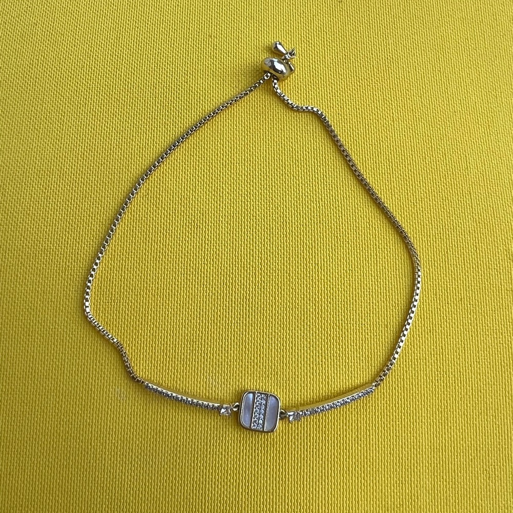 Elegant Silver Bracelet with Crystal Accents